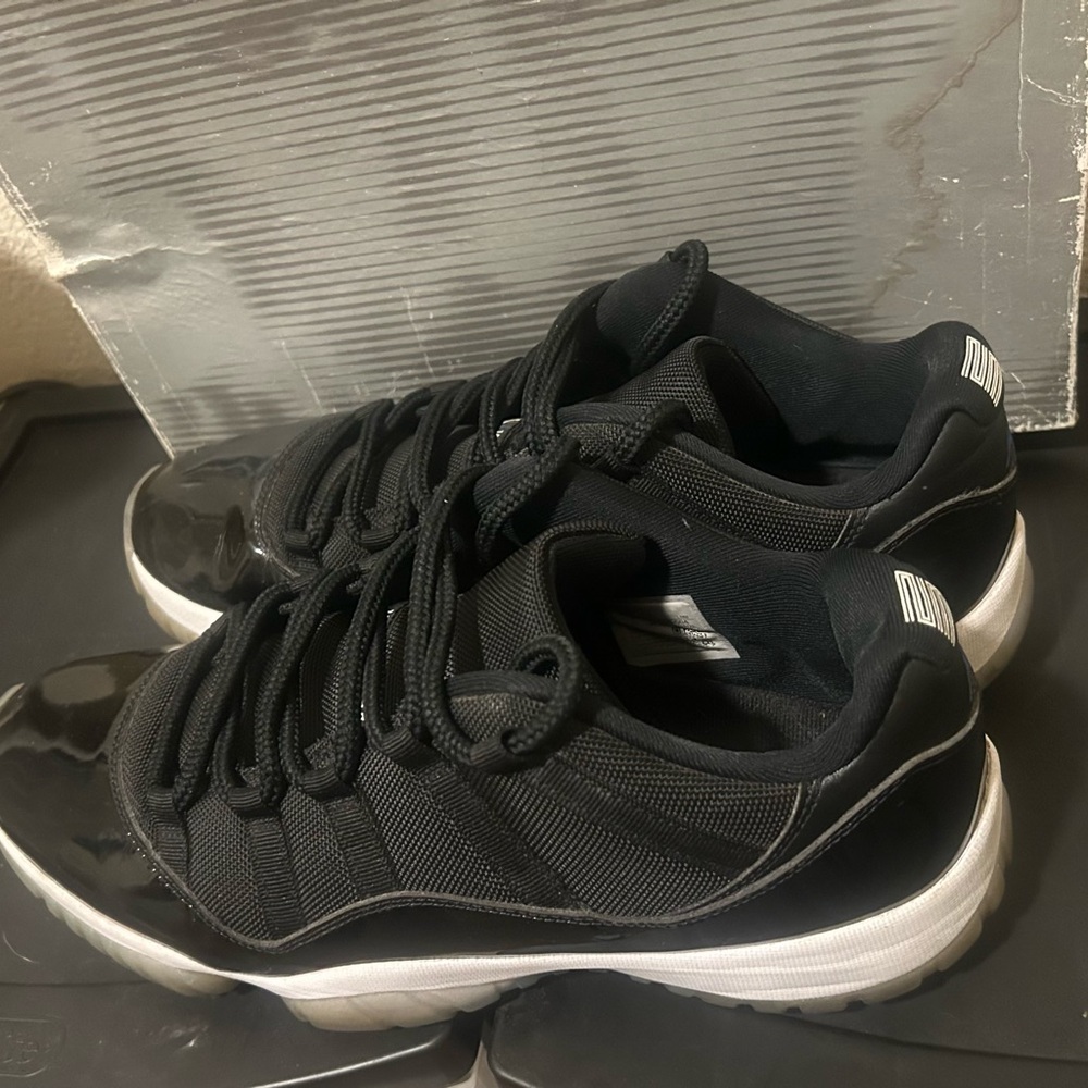 Space Jam Low - image 6